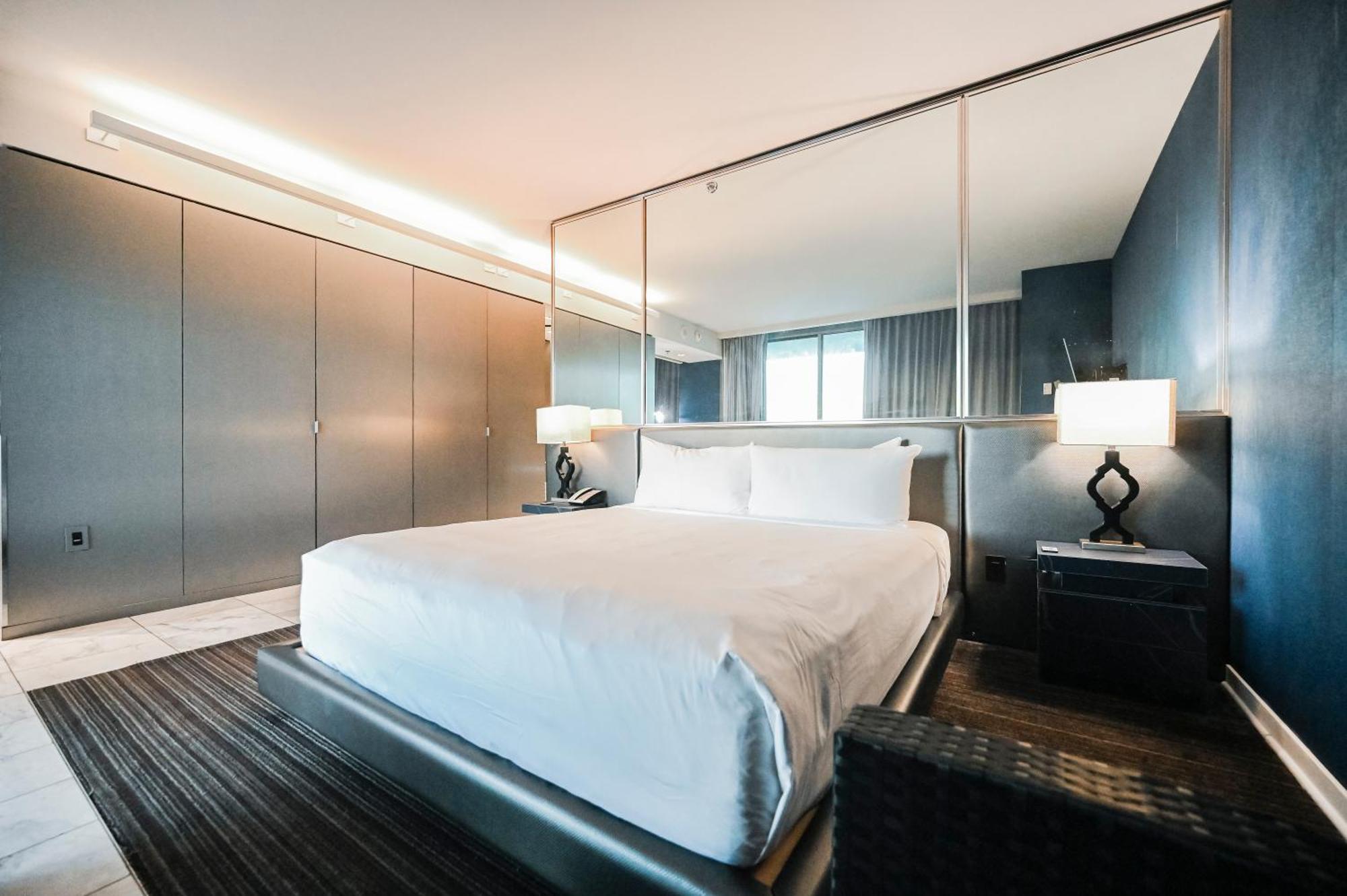 Stripviewsuites At Palms Place