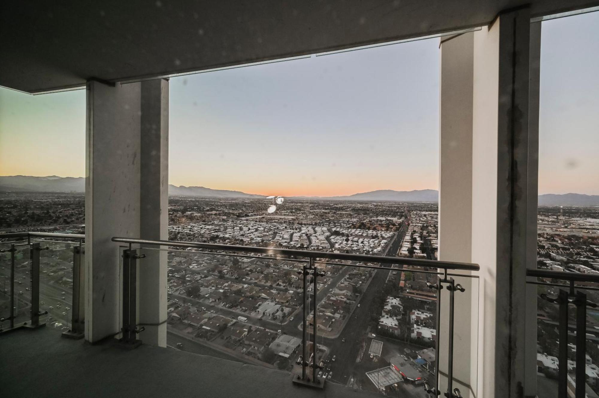 Appart hôtel Stripviewsuites At Palms Place